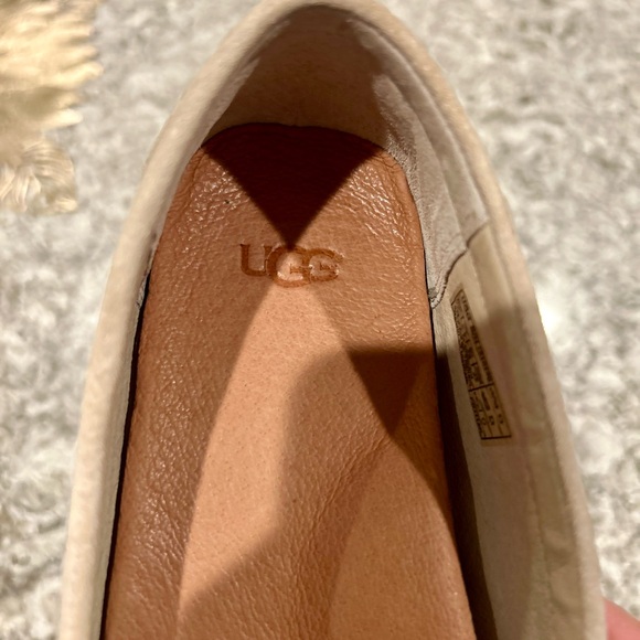 SZ 8 UGG Aven cream suede driving loafers - Picture 7 of 9
